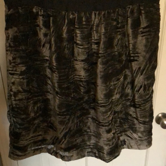 Sparkle and Fade velvet skirt. - Picture 2 of 3